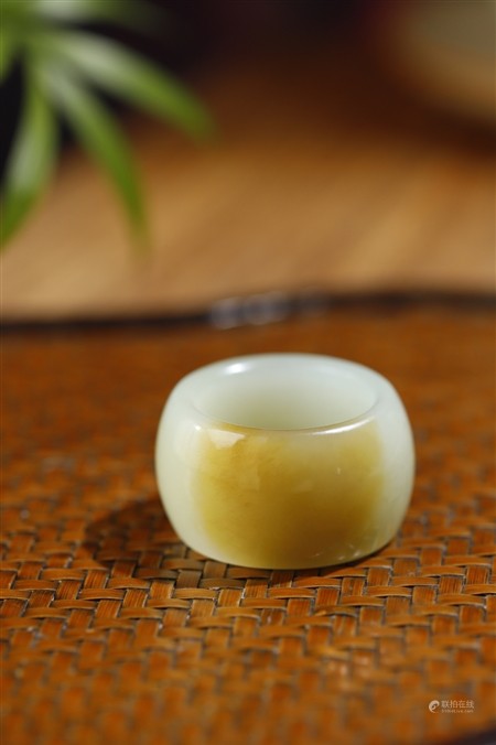 扳指和田玉且末