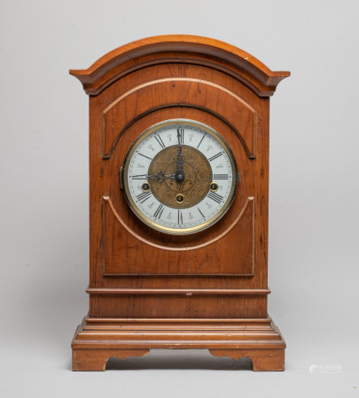 Antique Oak Wood Table Clock