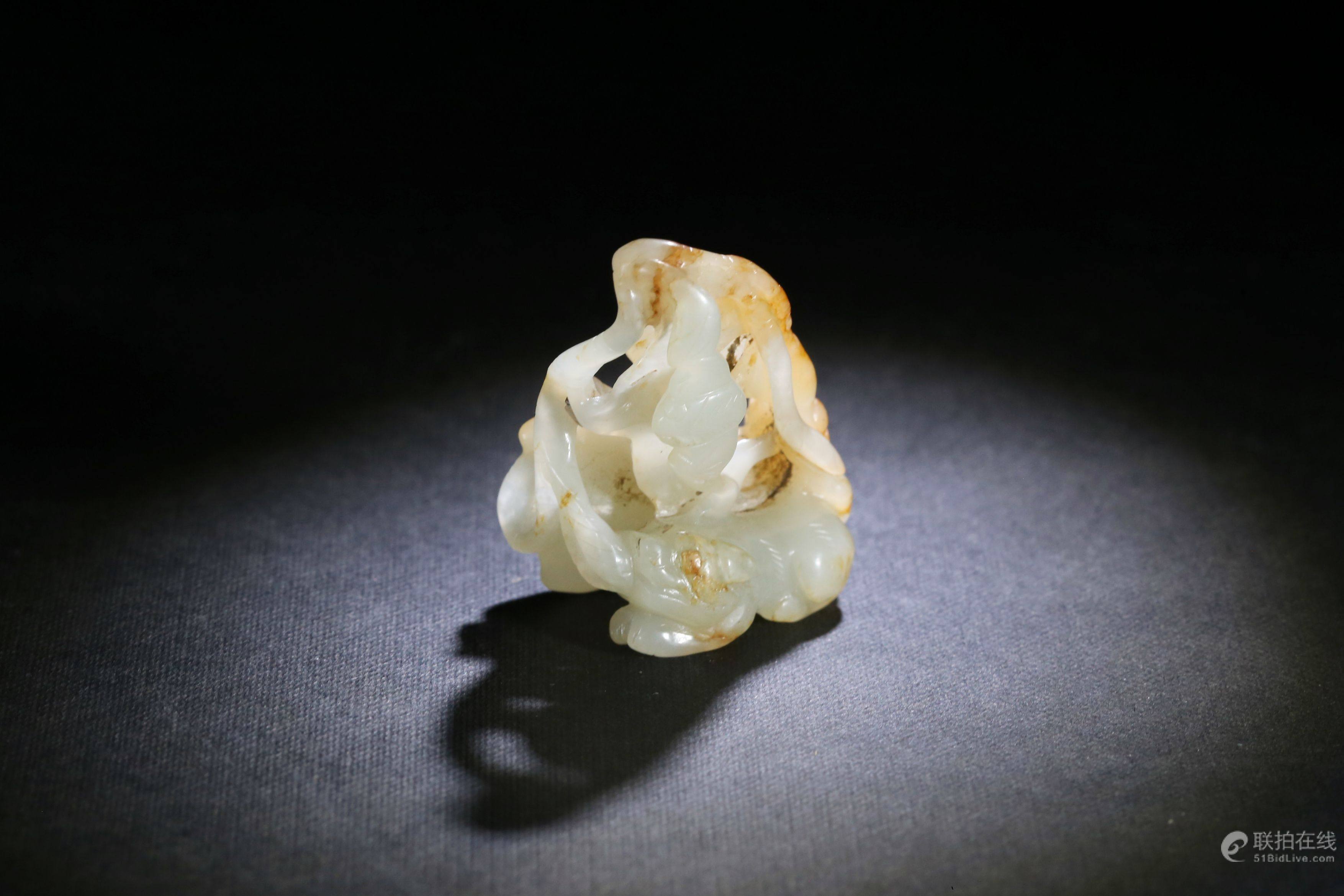 明 白玉帶皮福壽珮
