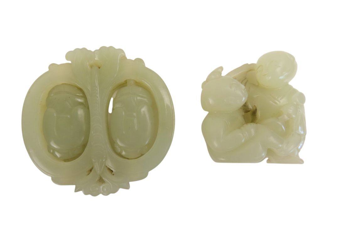 A GROUP OF TWO JADE PENDANTS,20TH CENTURY one cared with two boys, another carved in a butterfly