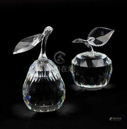  Swarovski Apfel und Birne, Design Michael Stamey 1991-1997, Swarovski-Schwan jeweils auf dem