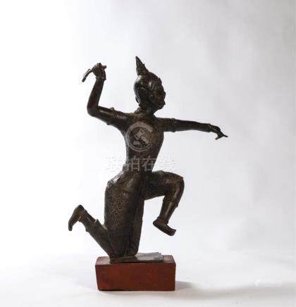 BRONZE SCULPTURE OF A SOUTHEAST ASIAN WARRIOR