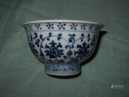 Chinese Yongle blue and white-pressure hand cup永