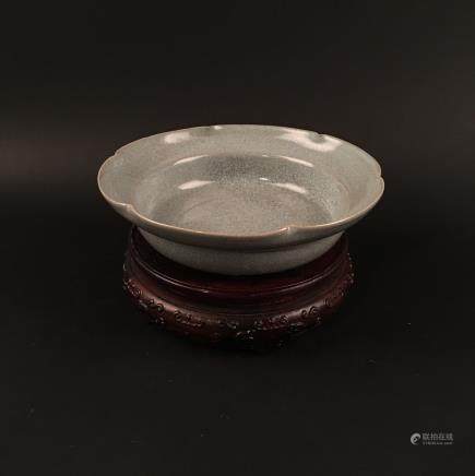 Chinese Ge Type Porcelain 