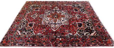 Persian Heriz Rug, 9' x 12'