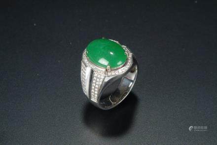 A 18K WHITE GOLD JADEITE RING WITH DIAMONDS 