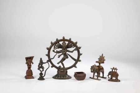 Convolute six parts. Tibet / Nepal, 19th century. Among other things, Shiva and elephants.Bronze