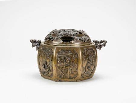 Late Qing/Republic-A Laage Bronze Cover Censer with Mark