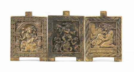 3 Bronzeplaketten, Indien/Nepal, 19. Jh., gerahmte Reliefs mit religi?sen/tantrischen Motiven, Restvergoldung, dunkle Patina, je 7 x 5,5 cm