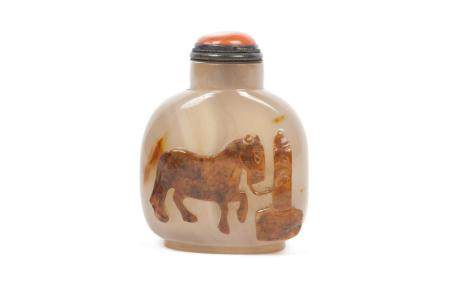  CHINESE CAMEO AGATE SNUFF BOTTLE
    
  