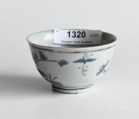 Small Chinese blue and white glazed wine cup