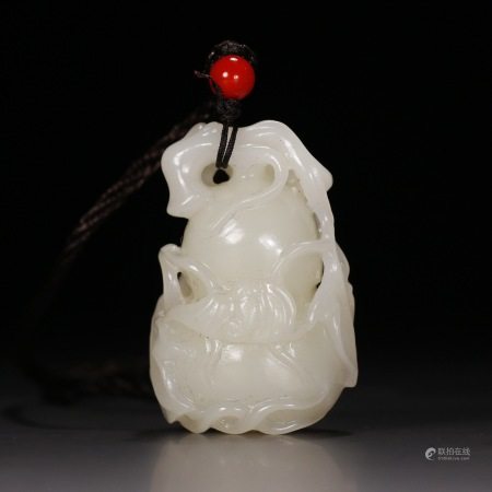 CHINESE HETIAN JADE GOURD SHAPE PENDANT