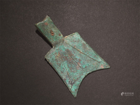 斜肩空首布“武”