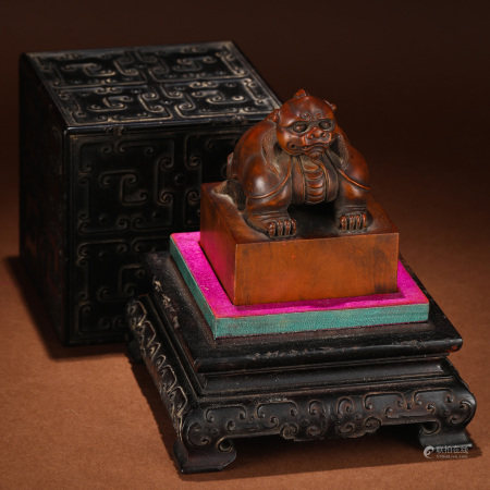 清 黄杨木兽钮印玺（紫檀印盒）