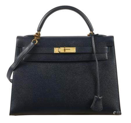 HERM?S Sac KELLY Sellier 32 Veau Epsom marine Garniture métal plaqué or Bandoulière KELLY Sellier 32 bag Navy blue...
