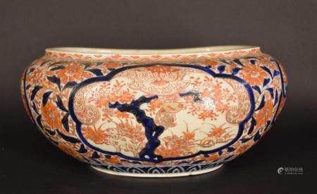 A good large Japanese Meiji period Imari bowl having gilt highlights and fl