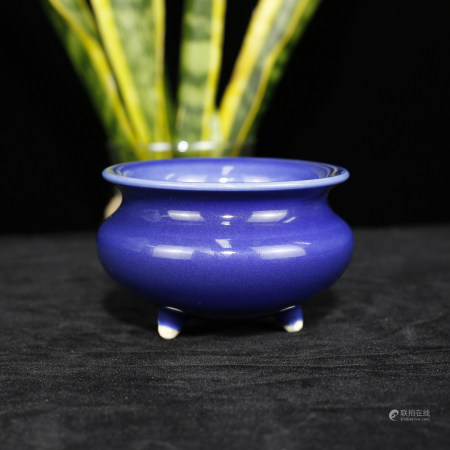 清代 祭蓝三足炉