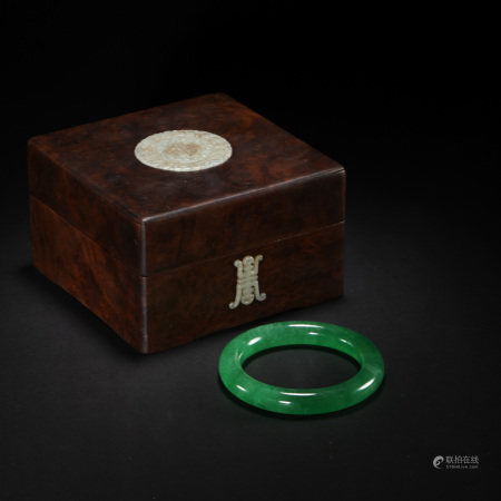 QING DYNASTY, CHINESE HUANGHUALI WOOD INLAID JADE PIECE WOODEN BOX AND JADE BRACELET