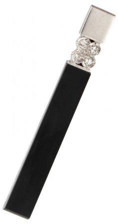 14K. White gold brooch set with approx. 0.04 ct. diamond and onyx.