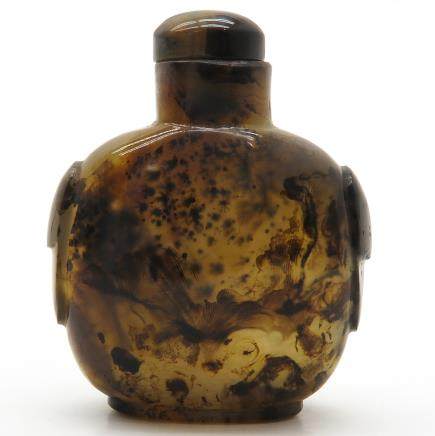 Carved Agate Chinese Snuff Bottle