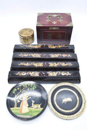 Chinese Mah-jong set with bone and bamboo tiles and lacquered tile stands decorated in gilt with