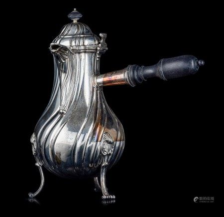A late 18thC Rococo silver coffee pot, hallmarked Lille, A. J. Gellez, ca 1420 g, H 31 cm