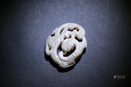 白玉龍珮