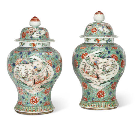 A PAIR OF LARGE CHINESE EXPORT PORCELAIN FAMILLE VERTE VASES AND COVERS QING DYNASTY (1644-1911), 19TH CENTURY