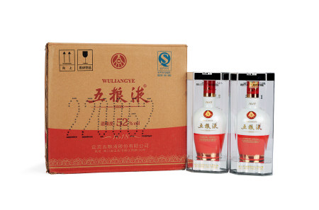 2015年产五粮液1618 白瓷瓶