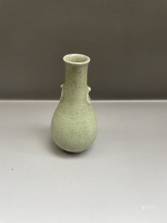 旧藏 龙泉双耳环瓶