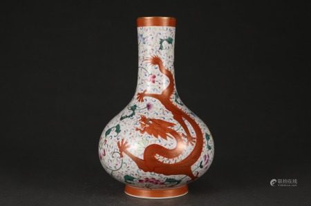 雍正粉彩龙穿花描金瓶