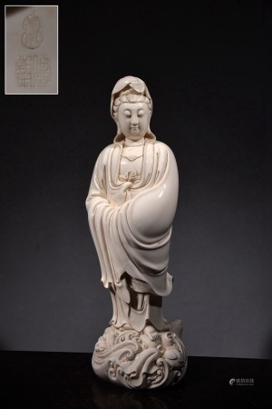 民國 何朝宗款超大號德化白瓷豬油白渡海觀音