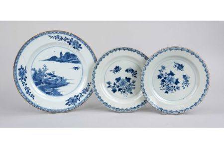 3 Chinese export plates, China, Qing dynasty(1644-1911), around 1800, porcelain with cobalt blue