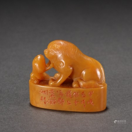  田黄石母子兽钮印章