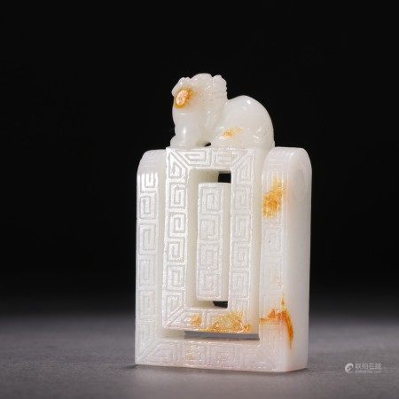 田玉籽料瑞兽钮印章