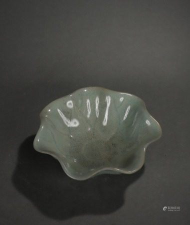 汝窑荷叶碗