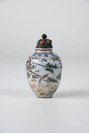 Famille-rose Enamel on Copper Birds and Flowers Vase
Snuff Bottle (Qianlong Mark)