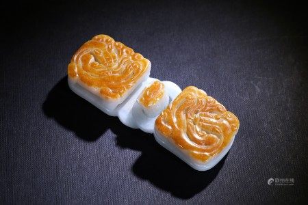 清 翡翠巧色螭龍帶扣 