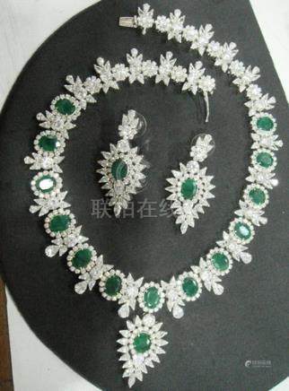 Platinum Natural??Emeralds & White Sapphire Jewelry Suite Se