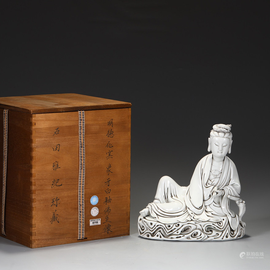 窑象牙白釉佛坐像
