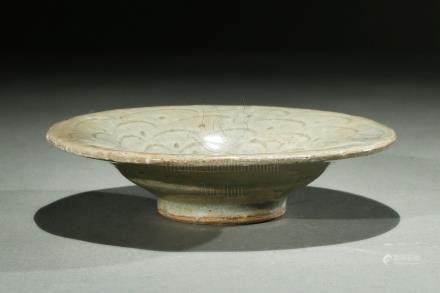 LONGQUAN WARE 'FLOWERS' SAUCER